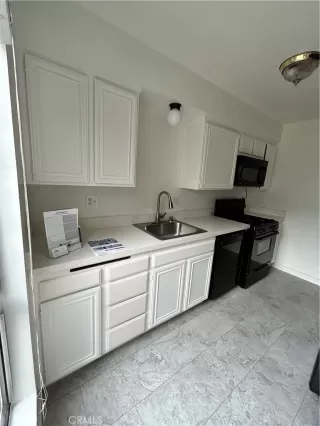 Photo #4: OC22211623 Listing