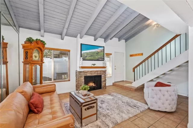 MLS: OC22212152 Condo For Sale