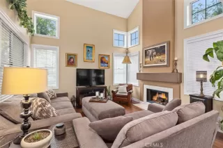 Photo #4: OC22213003 Listing 