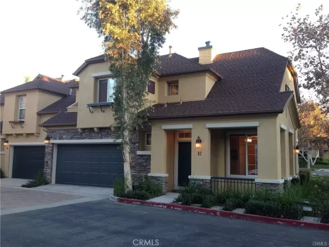 MLS: OC22213428 Condo For Sale