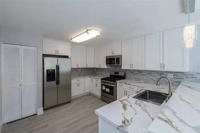 MLS: OC22213512 Condo For Sale