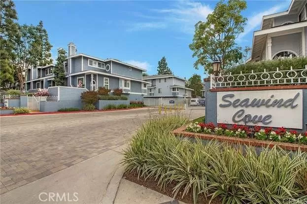 MLS: OC22213650 Condo For Sale