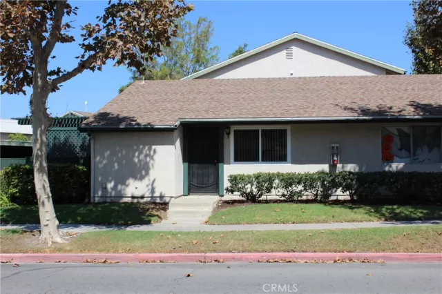 MLS: OC22214360 Condo For Sale