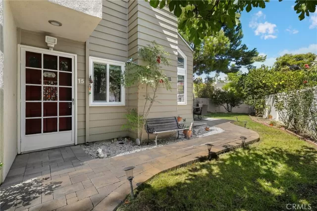 MLS: OC22214531 Condo For Sale