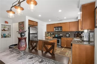 Photo #5: OC22215646 Listing