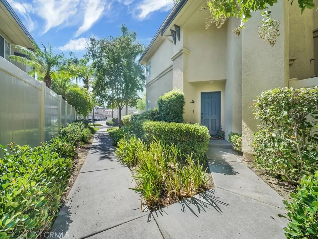 MLS: OC22216076 Condo For Sale