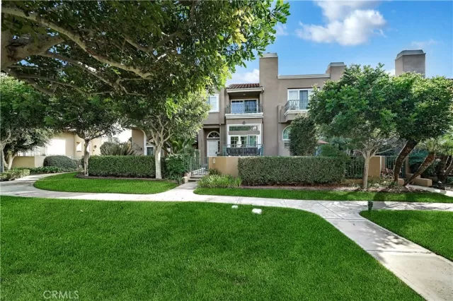 MLS: OC22216250 Condo For Sale