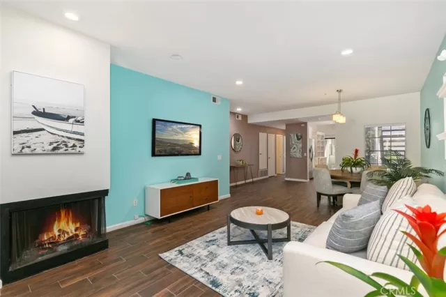 MLS: OC22217031 Condo For Sale