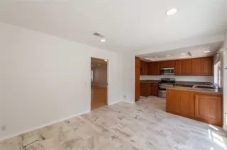 Photo #4: OC22217472 Listing 