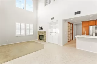 Photo #2: OC22218325 Listing