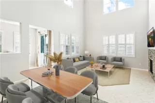 Photo #5: OC22218325 Listing