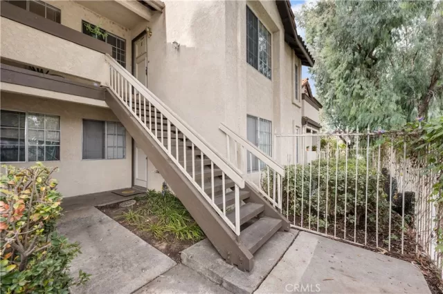 MLS: OC22218525 Condo For Sale