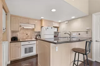 Photo #4: OC22218525 Listing