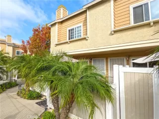 Photo #1: OC22219028 Listing 
