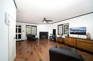 Photo #5: OC22219028 Listing 