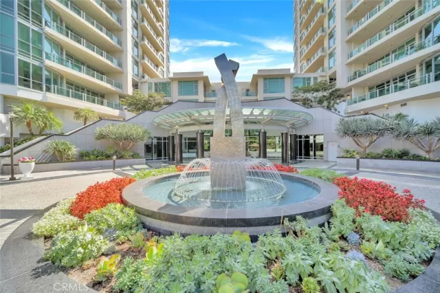 MLS: OC22219113 Condo For Sale