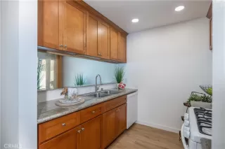 Photo #2: OC22219160 Listing