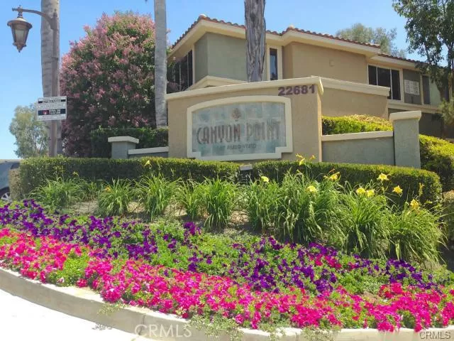 MLS: OC22219818 Condo For Sale