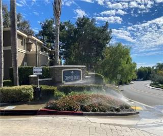 Photo #4: OC22219818 Listing 