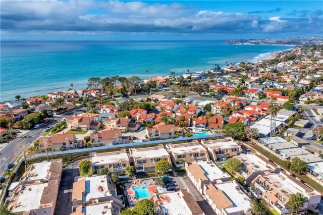 MLS: OC22221401 Condo For Sale