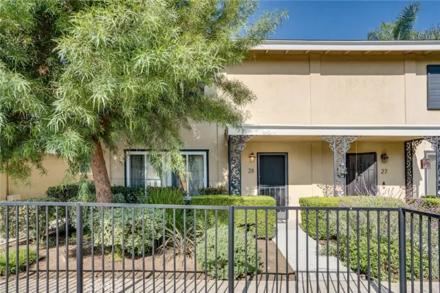 MLS: OC22221511 Condo For Sale