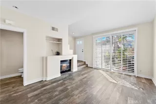 Photo #4: OC22221809 Listing 