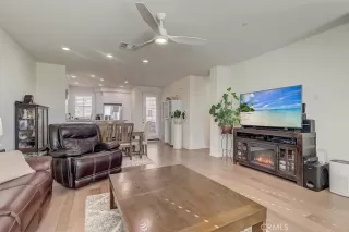 Photo #2: OC22225618 Listing 