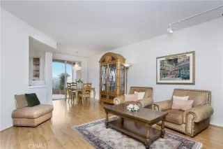 Photo #3: OC22226280 Listing