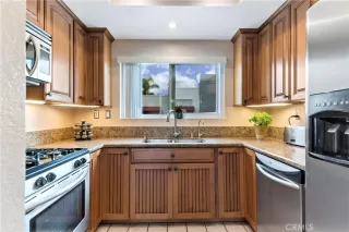 Photo #4: OC22227909 Listing 