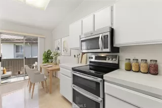 Photo #4: OC22227960 Listing 