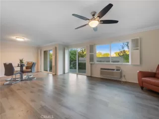 Photo #5: OC22227984 Listing