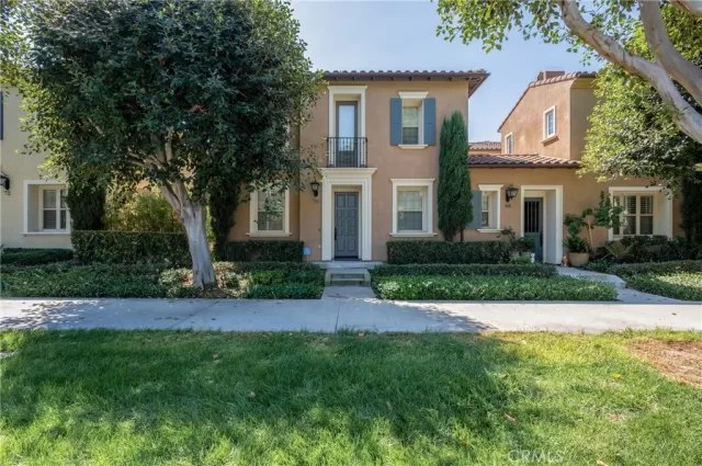 MLS: OC22228657 Condo For Sale