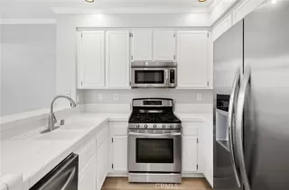 Photo #4: OC22228831 Listing 