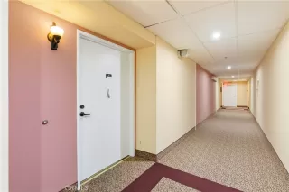 Photo #2: OC22228898 Listing