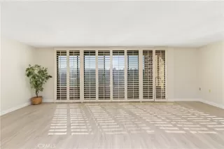 Photo #3: OC22228898 Listing