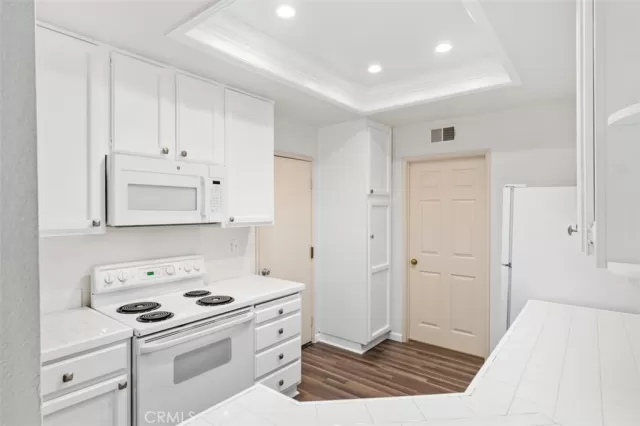 MLS: OC22228966 Condo For Sale