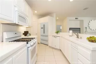 Photo #4: OC22229145 Listing 