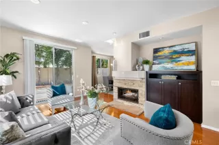 Photo #4: OC22229317 Listing 