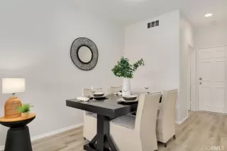 Photo #4: OC22229324 Listing 