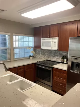 Photo #2: OC22229670 Listing 