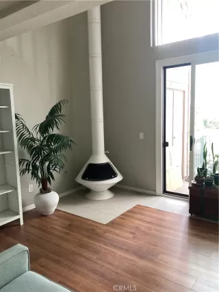 Photo #4: OC22229670 Listing 