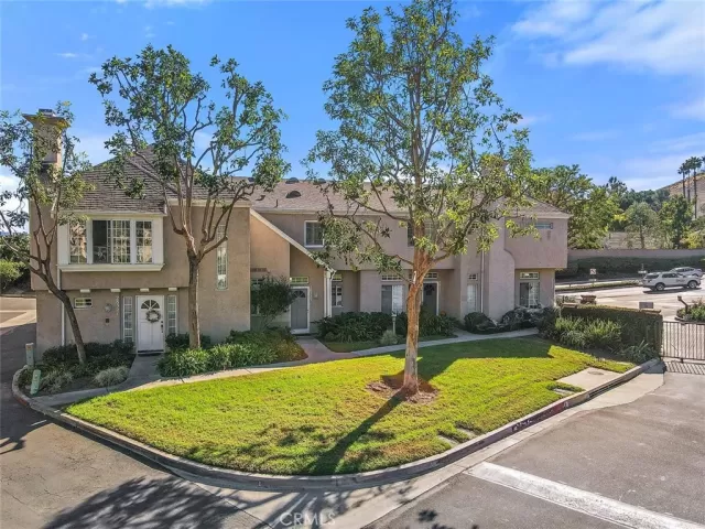 MLS: OC22229959 Condo For Sale