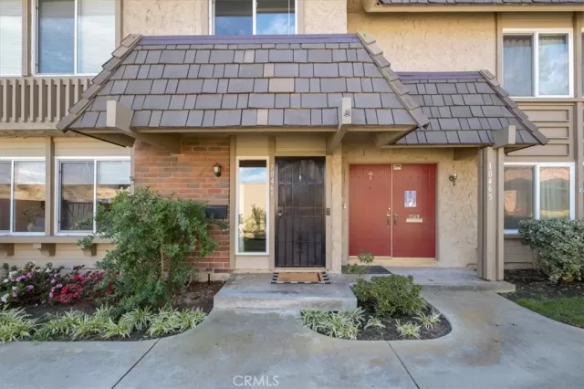 MLS: OC22230515 Condo For Sale