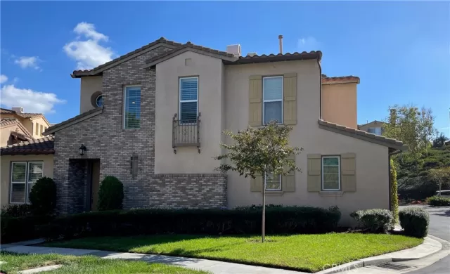 MLS: OC22230780 Condo For Sale