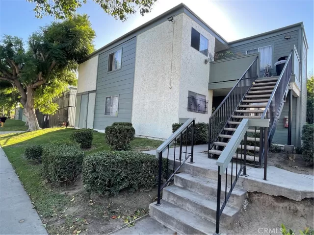 MLS: OC22231922 Condo For Sale