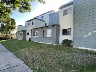 Photo #1: OC22231922 Listing 