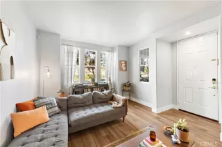 Photo #4: OC22232363 Listing