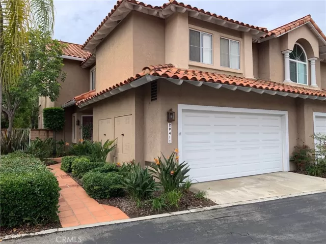 MLS: OC22232844 Condo For Sale