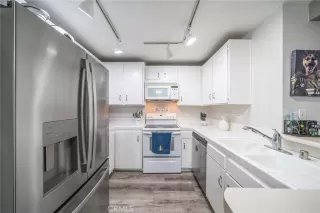 Photo #4: OC22232863 Listing 