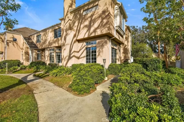 MLS: OC22232920 Condo For Sale